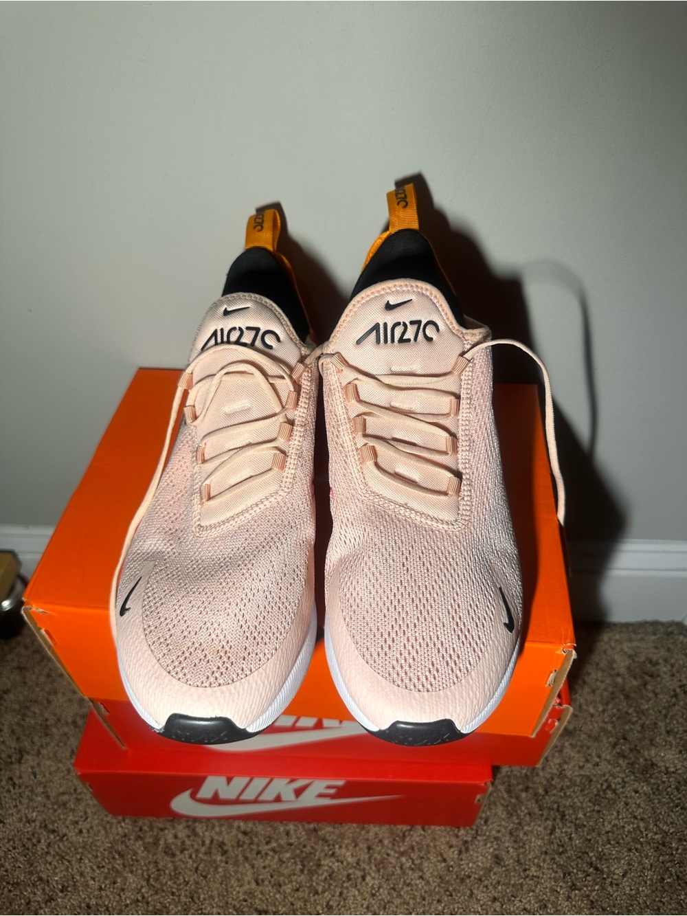 Nike Air270 Women's Running Shoes in Light Pink